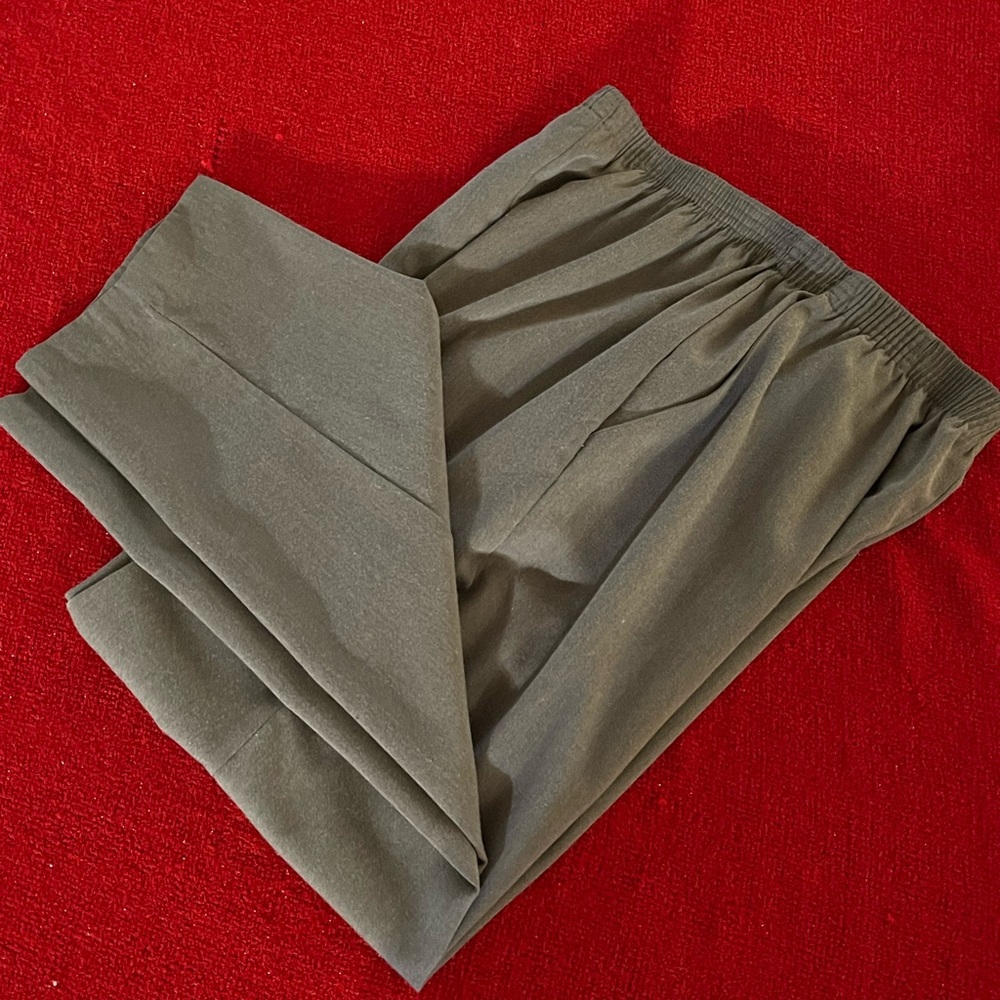 These Briggs trousers will be the go-to slacks in your wardrobe.